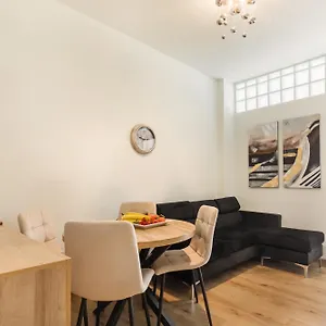 stavroulas-house-city-center-2-iasonidou-2beds-2baths.hotels-of-thessaloniki.com/